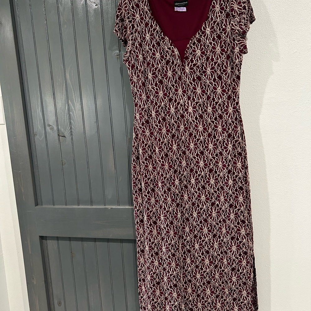 Connected Apparel Burgundy and White Midi Dress